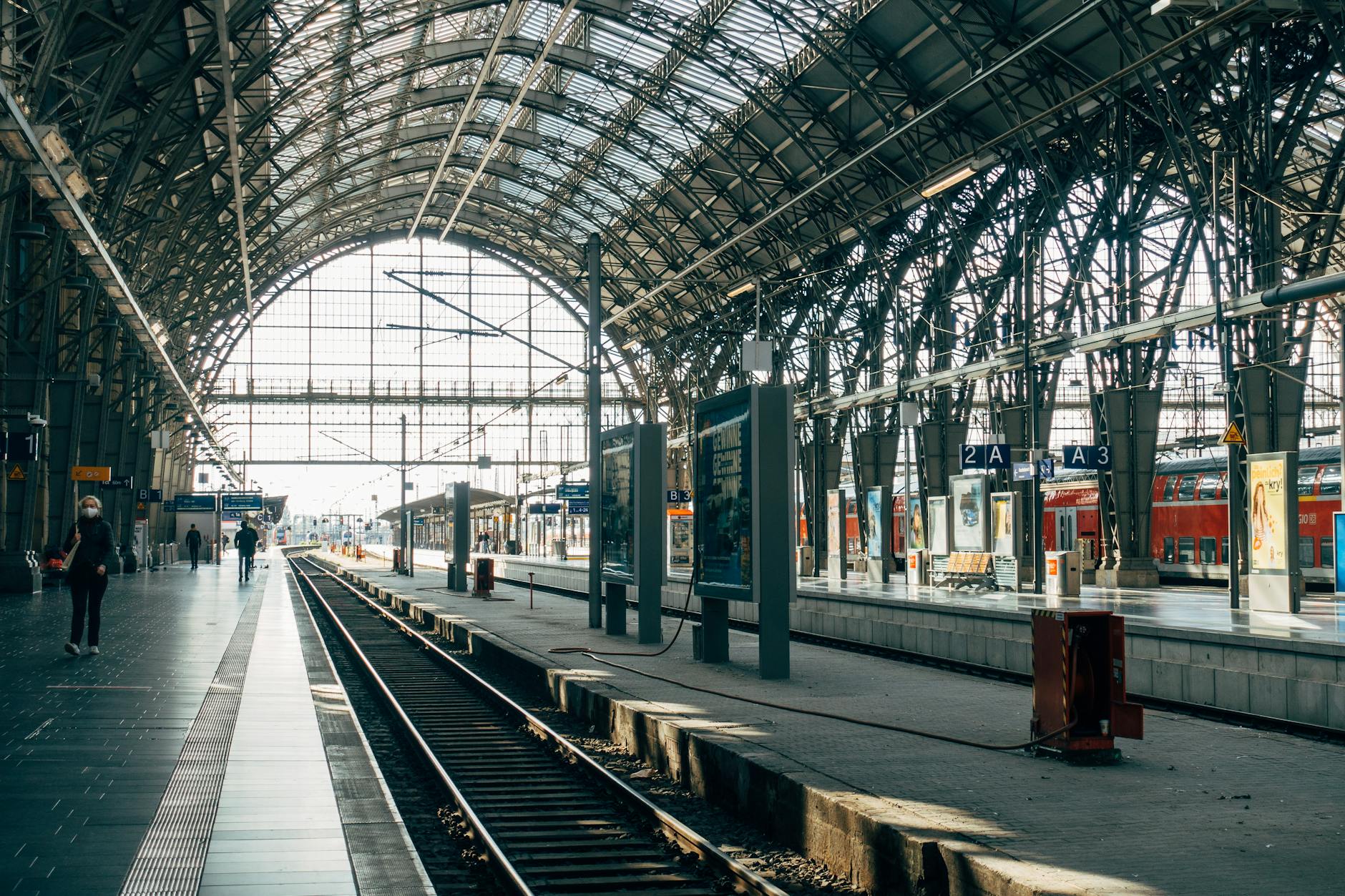 Illustration zu Berlin Hauptbahnhof Rolltreppen