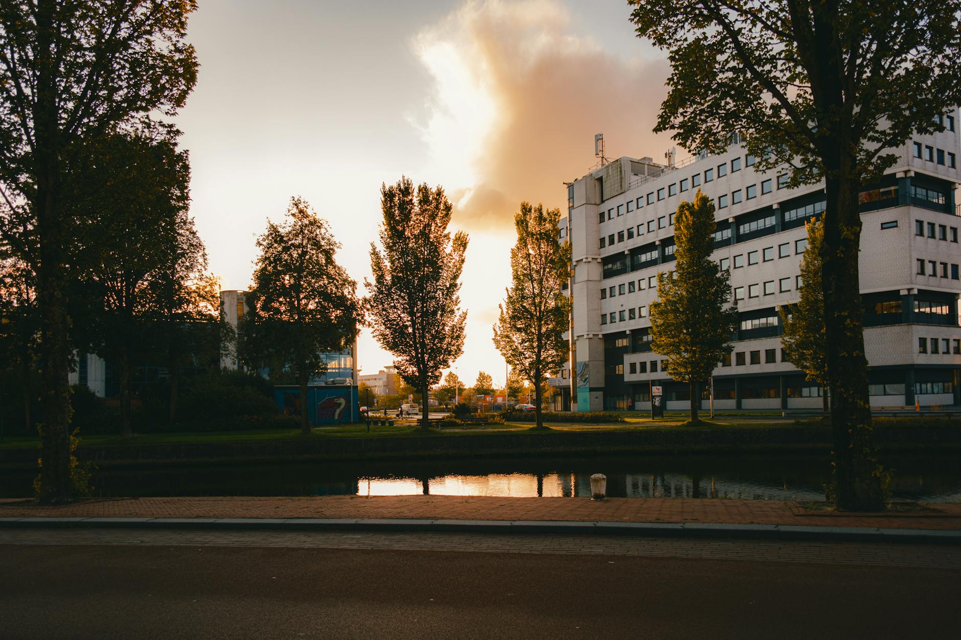 Detailansicht: Krimi Friesland Schiffe Schrotten