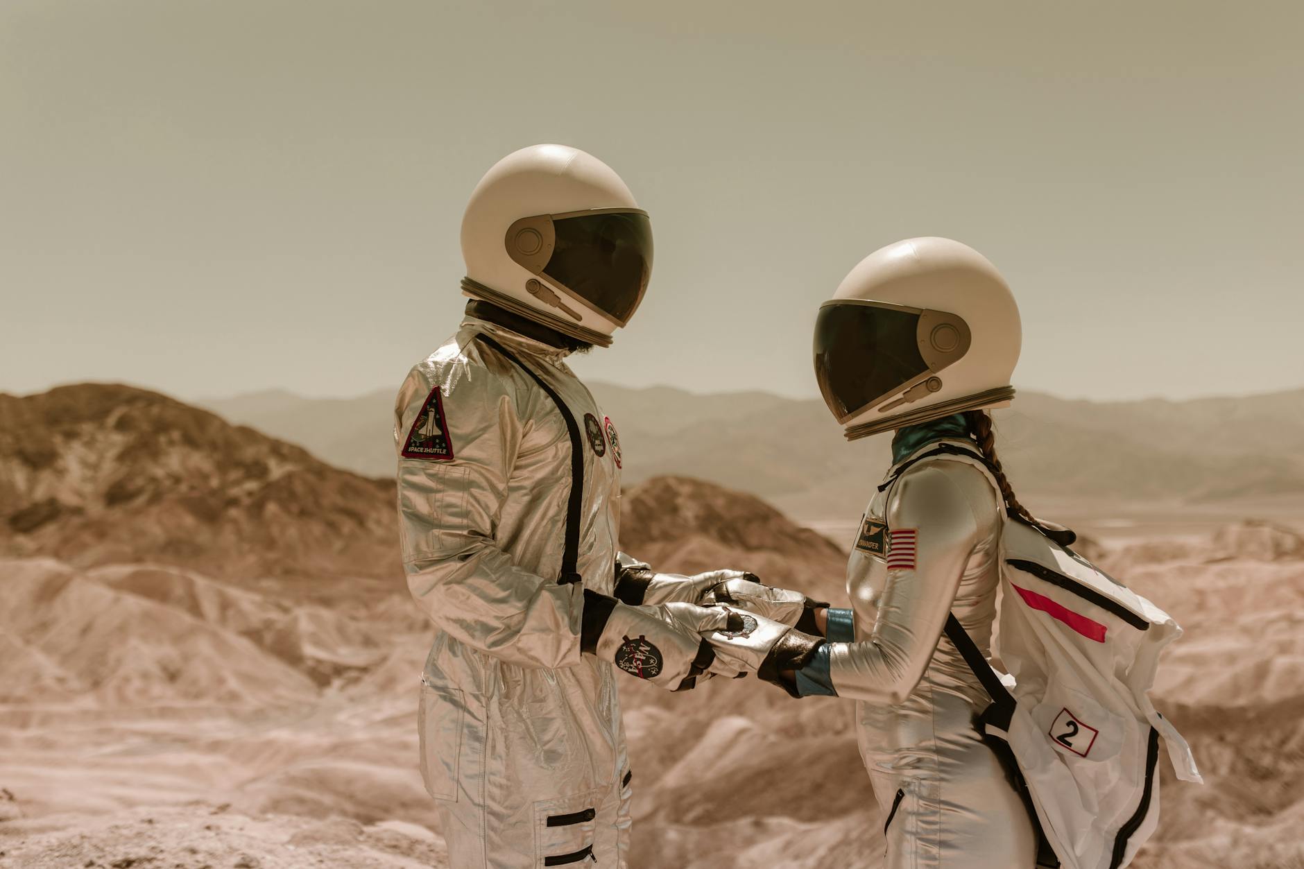 Astronauten Rückkehr Erde Symbolbild zum Thema Astronauten Rückkehr Erde