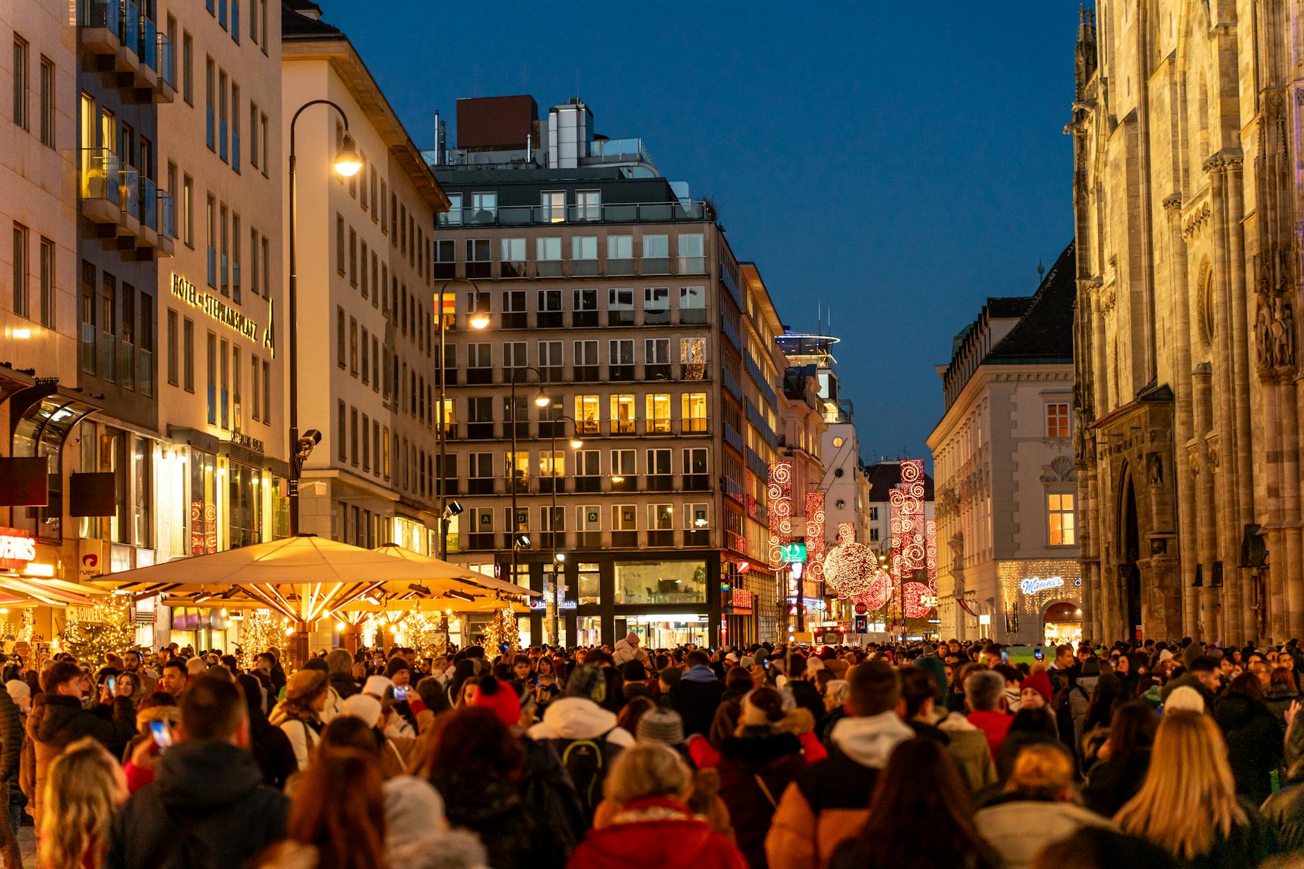 Fallen Die Spritpreise Wieder Symbolbild zum Thema Fallen Die Spritpreise Wieder