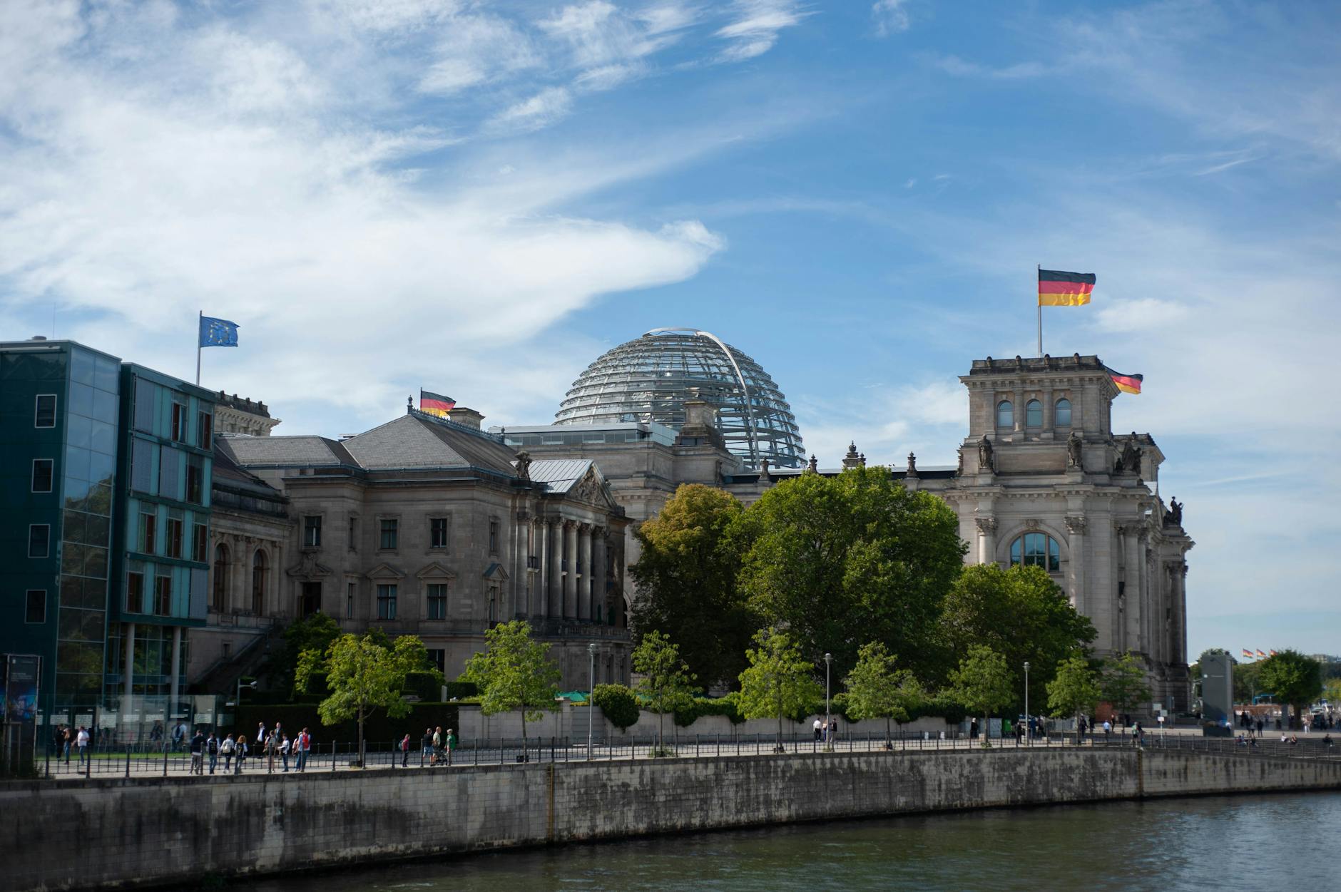 Symbolbild zum Thema Goodbye Deutschland Chanelle Wyrsch