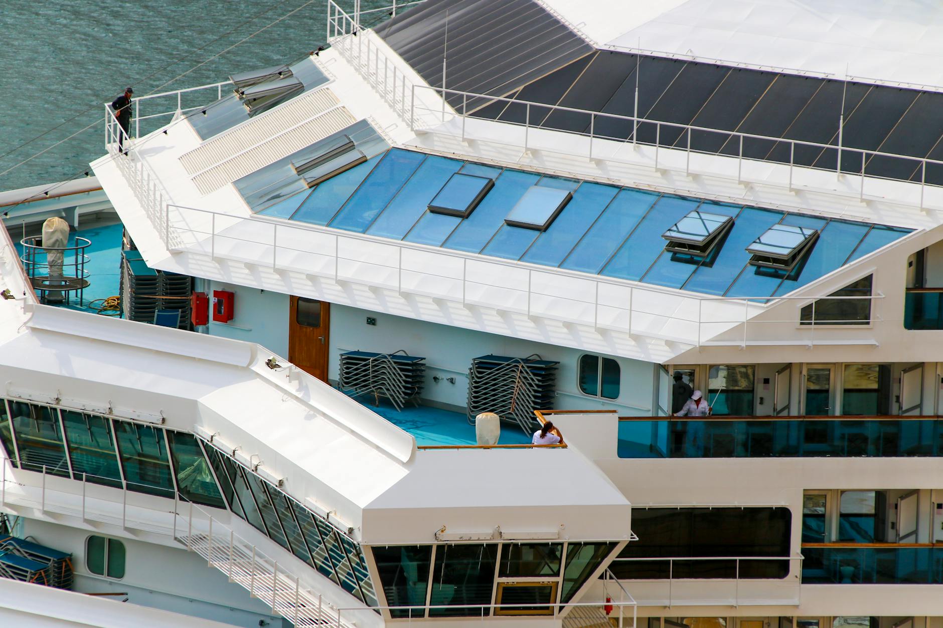 Inside Aida - Die Geheimnisse Des Kreuzfahrtgiganten Illustration zu Inside Aida - Die Geheimnisse Des Kreuzfahrtgiganten