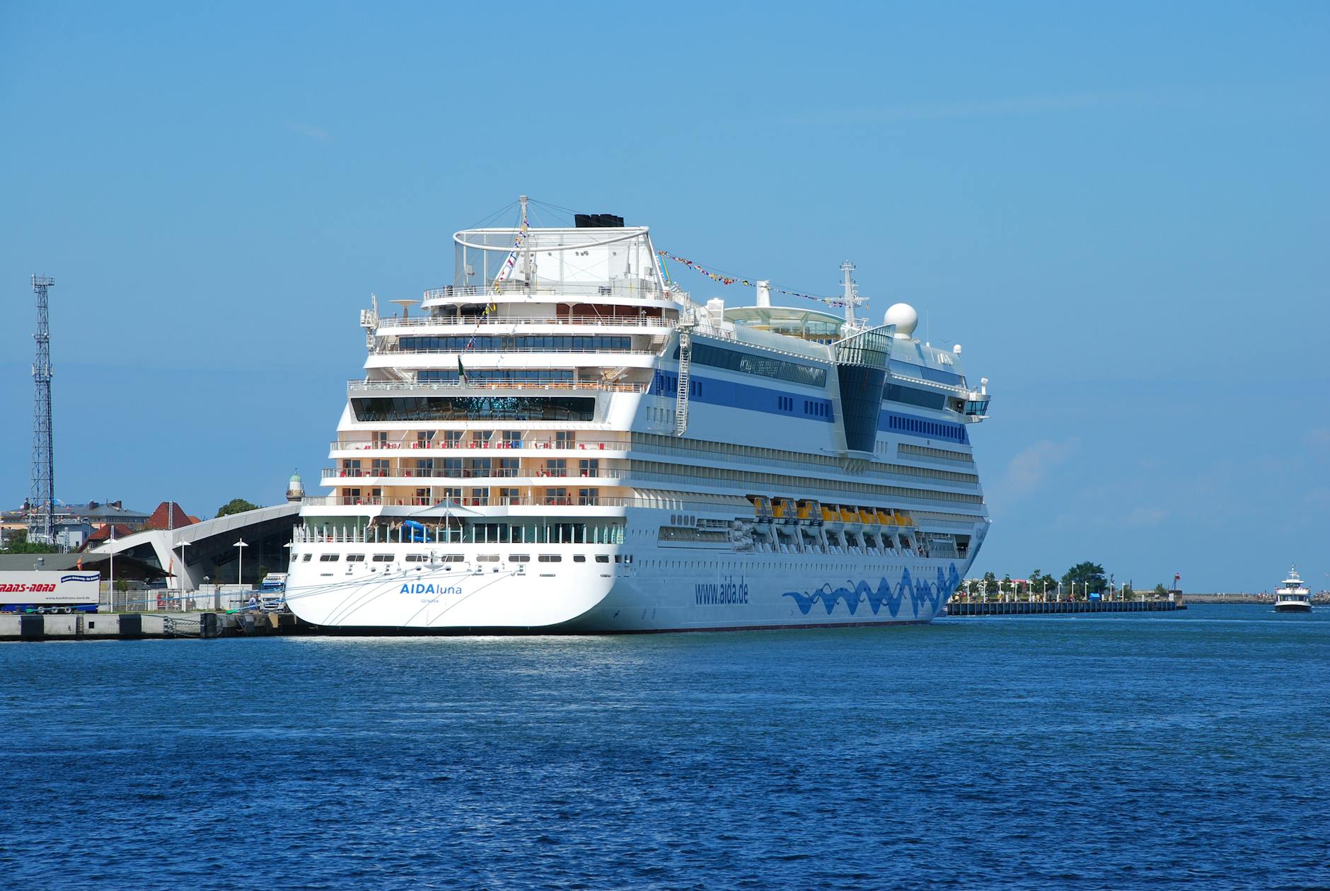 Inside Aida Die Geheimnisse Des Kreuzfahrtgiganten Illustration zu Inside Aida Die Geheimnisse Des Kreuzfahrtgiganten