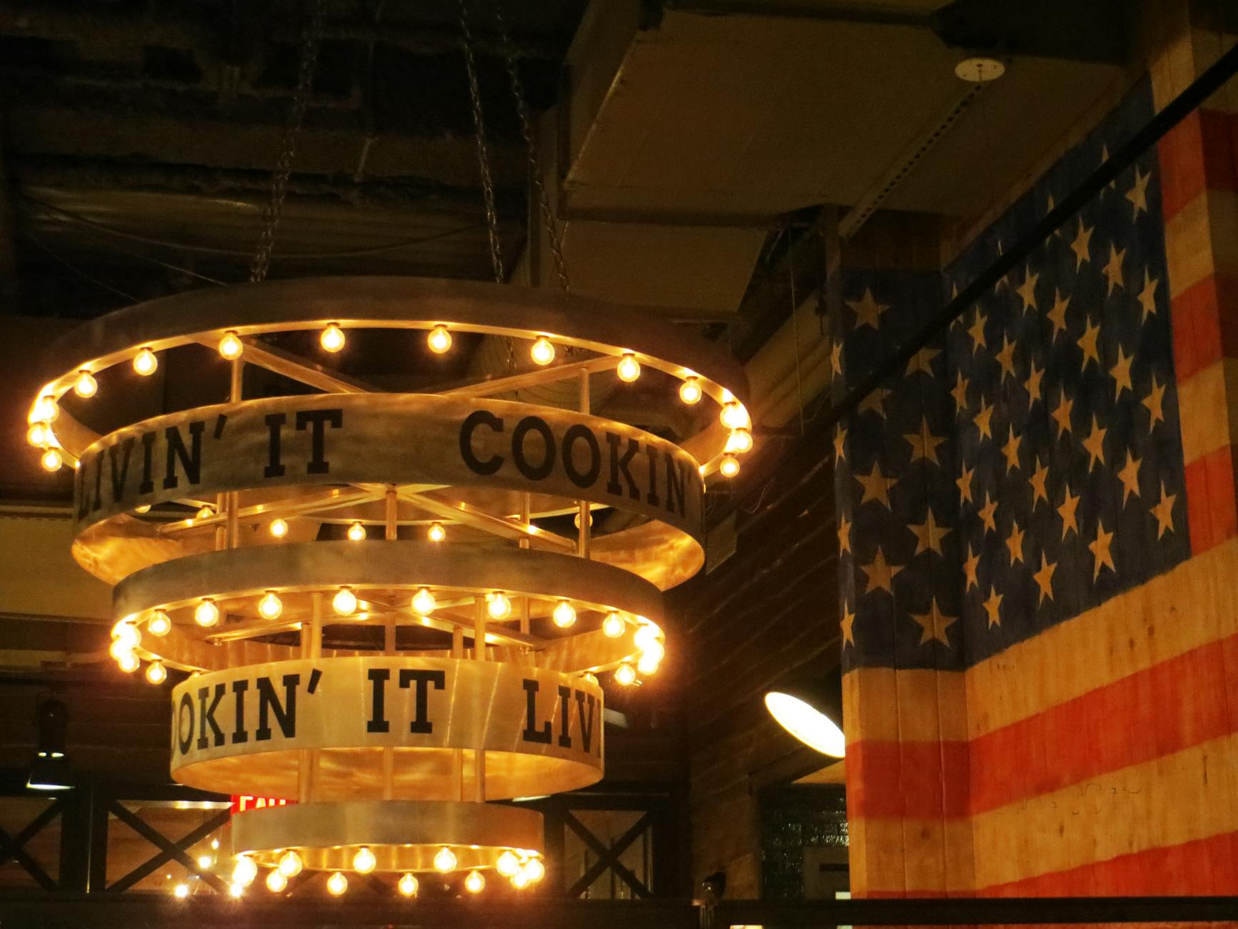 Inside Aida Die Geheimnisse Des Kreuzfahrtgiganten Symbolbild zum Thema Inside Aida Die Geheimnisse Des Kreuzfahrtgiganten