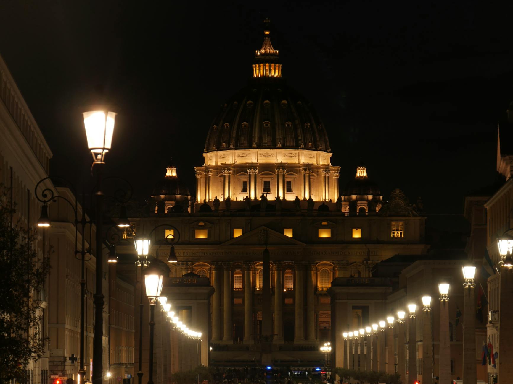 Symbolbild zum Thema Trump Papst Leo