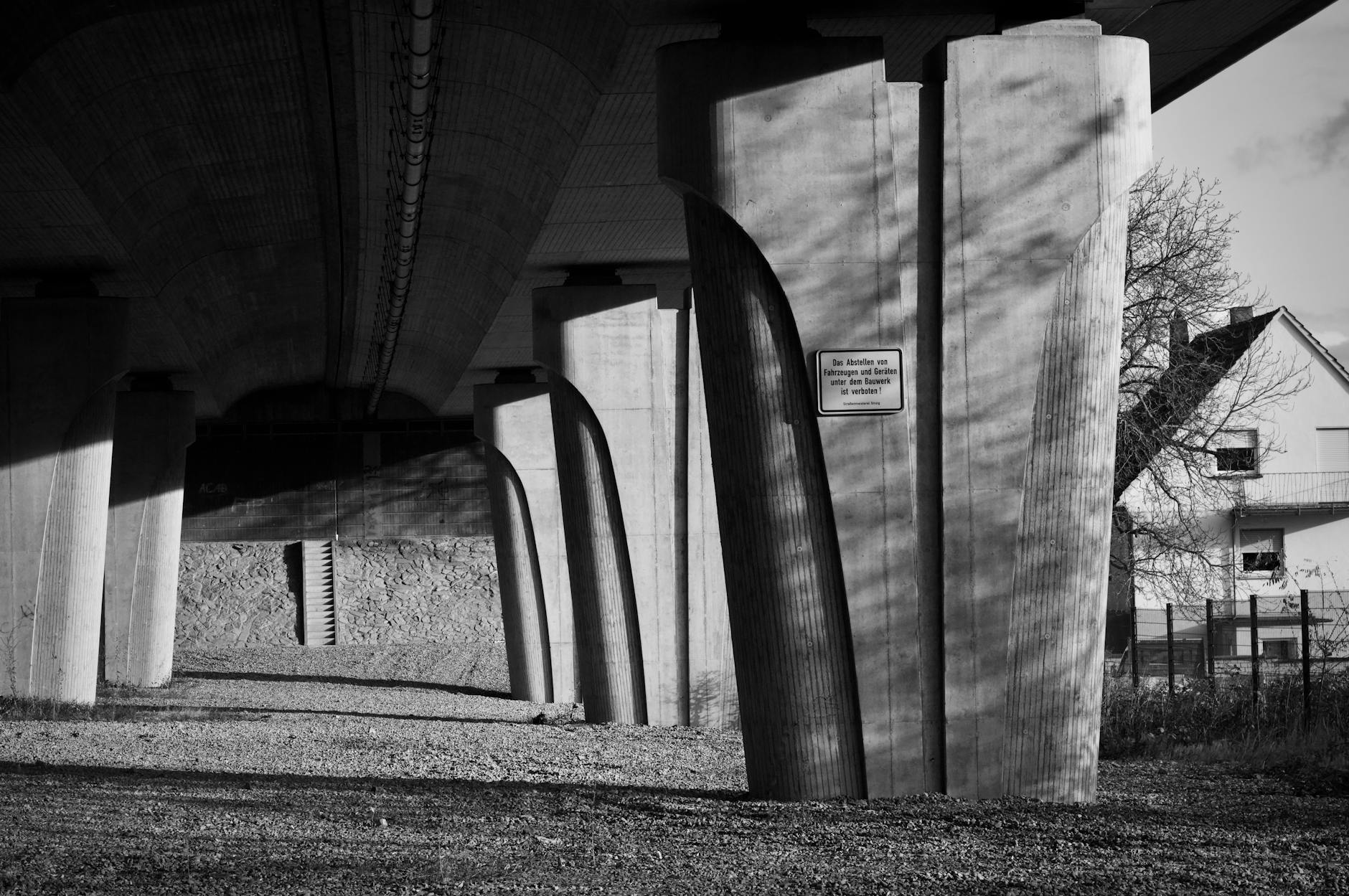 Illustration zu Verkehrszeichen Haifischzähne