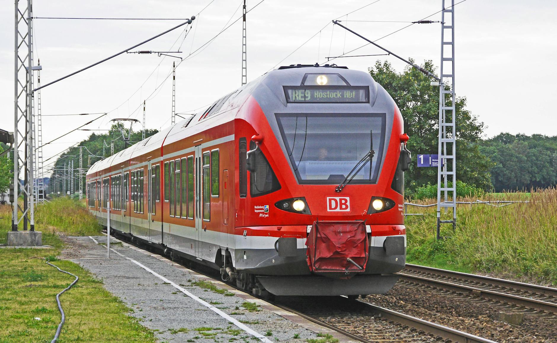 Deutsche Bahn Rassismus Symbolbild zum Thema Deutsche Bahn Rassismus