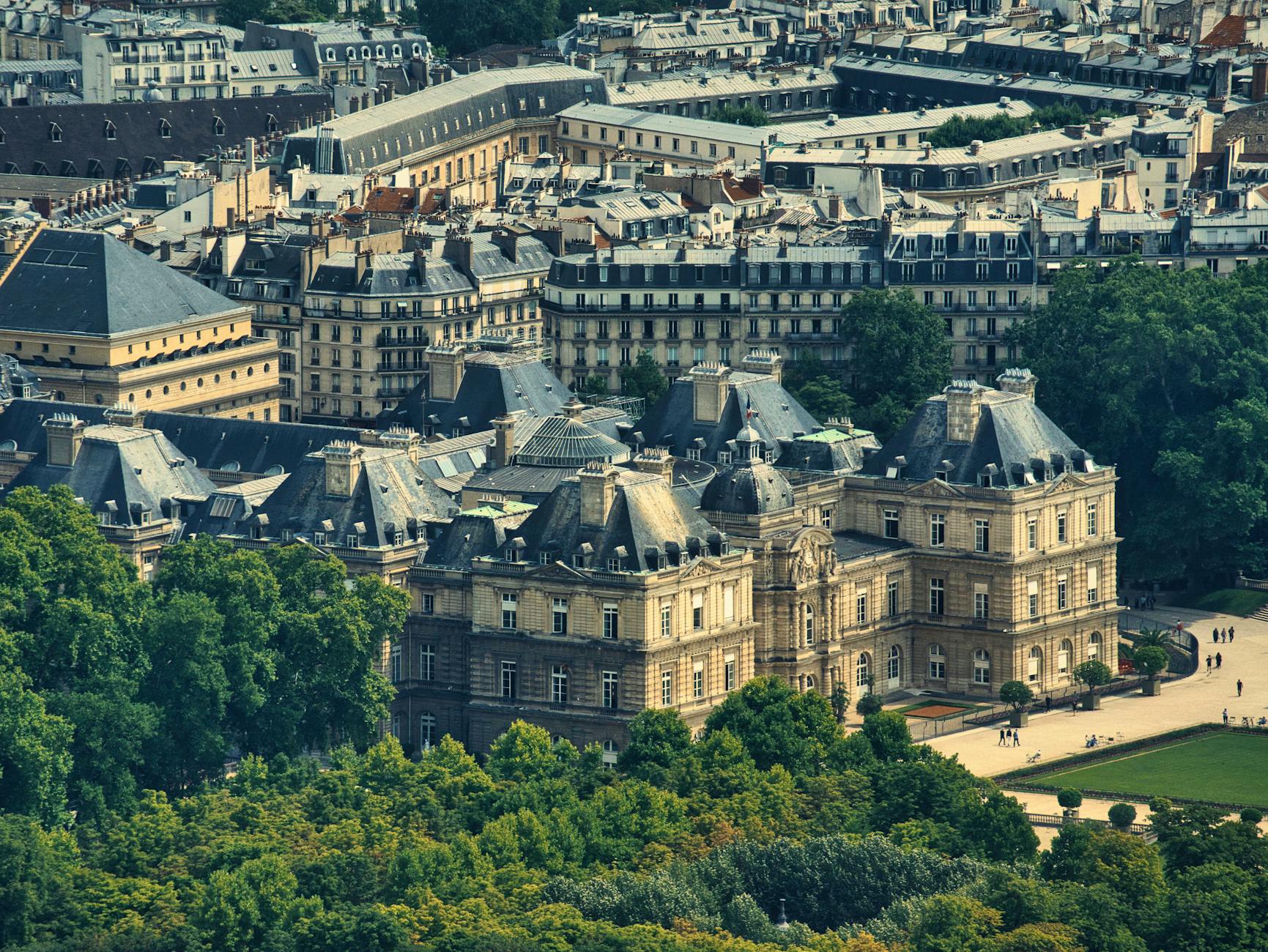 Elysee Palast Durchsuchung Detailansicht: Elysee Palast Durchsuchung