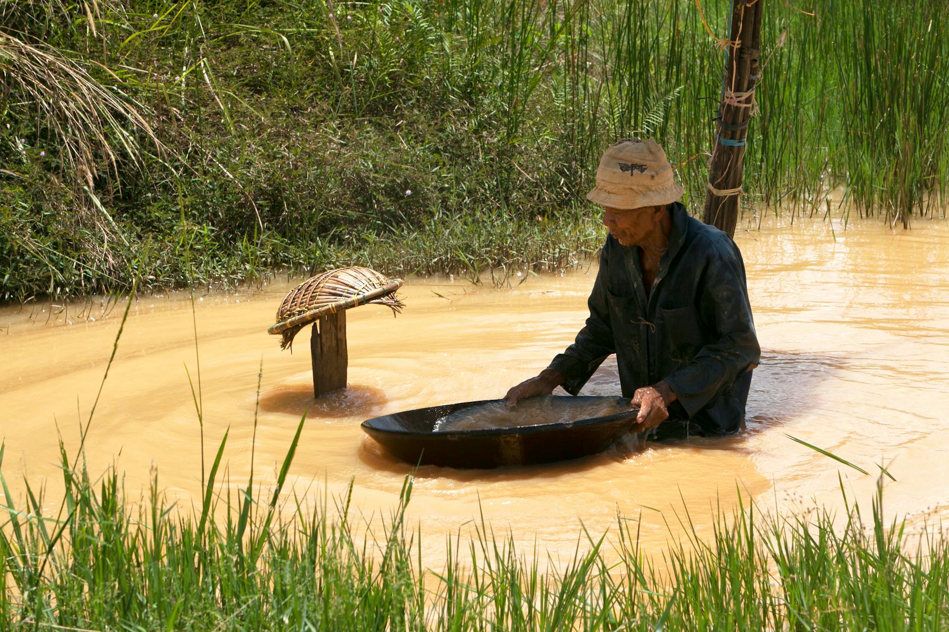 Symbolbild zum Thema Goldsucher Laos Rettung