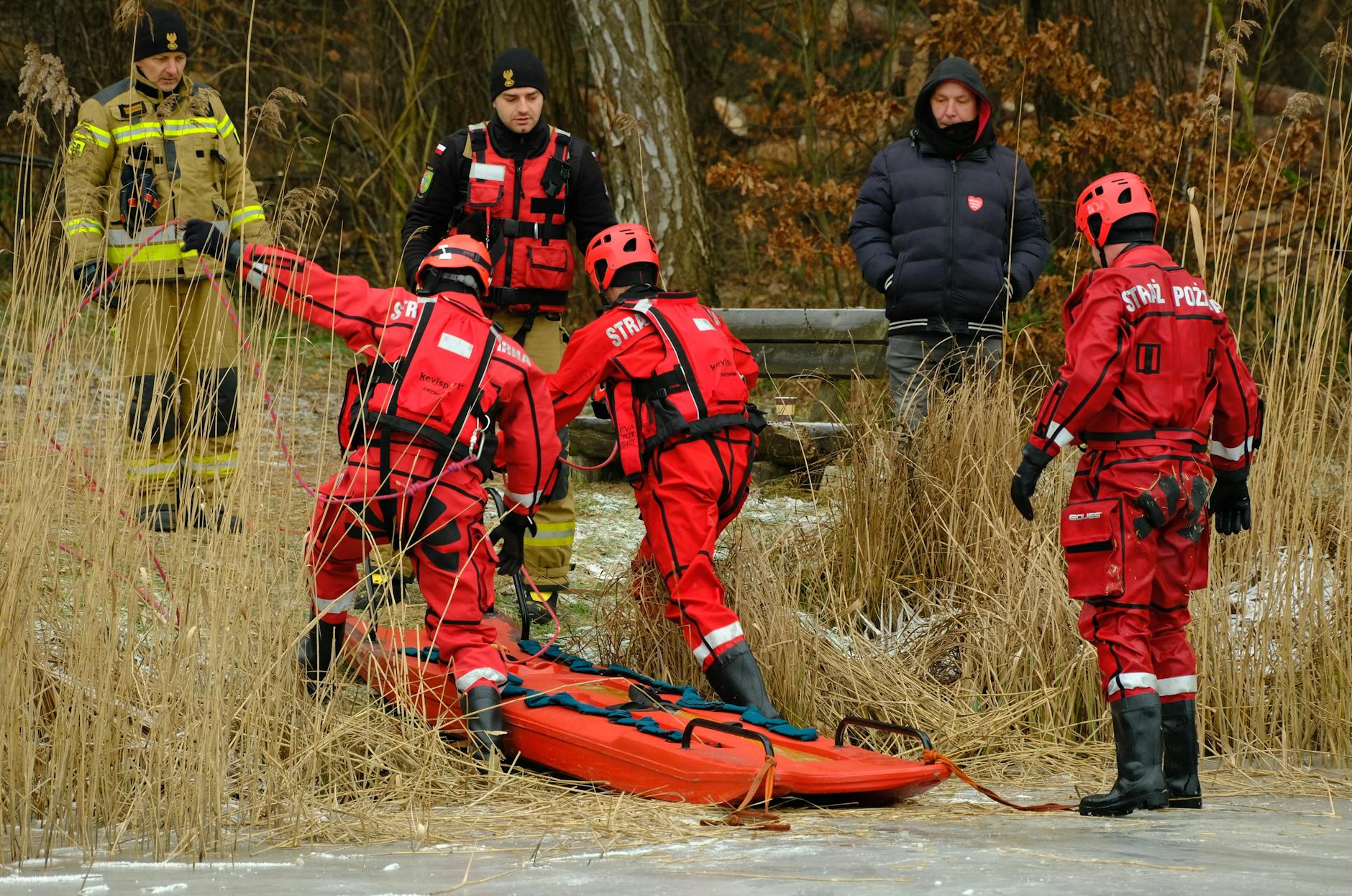 Sandloch Unfall Kind Symbolbild zum Thema Sandloch Unfall Kind