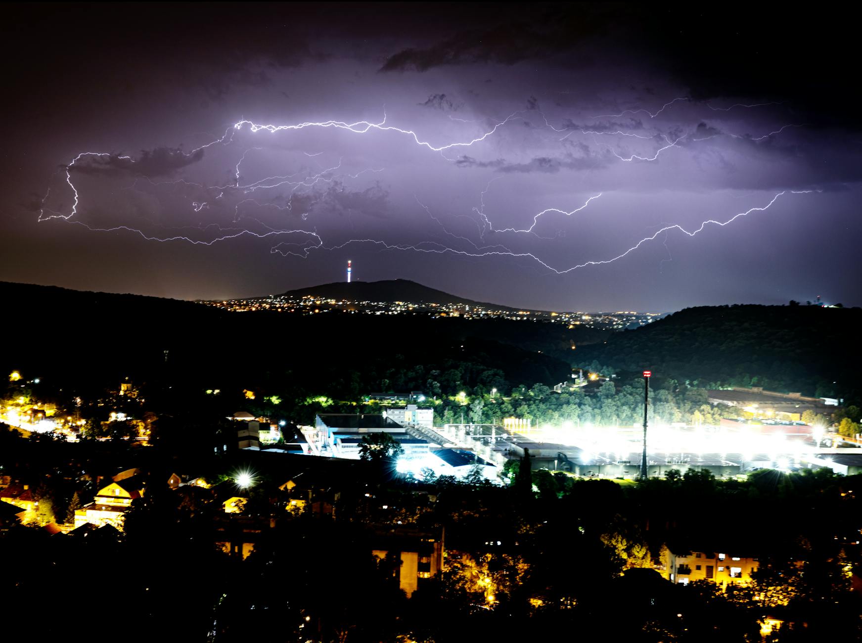 Symbolbild zum Thema Unwetter Blitz