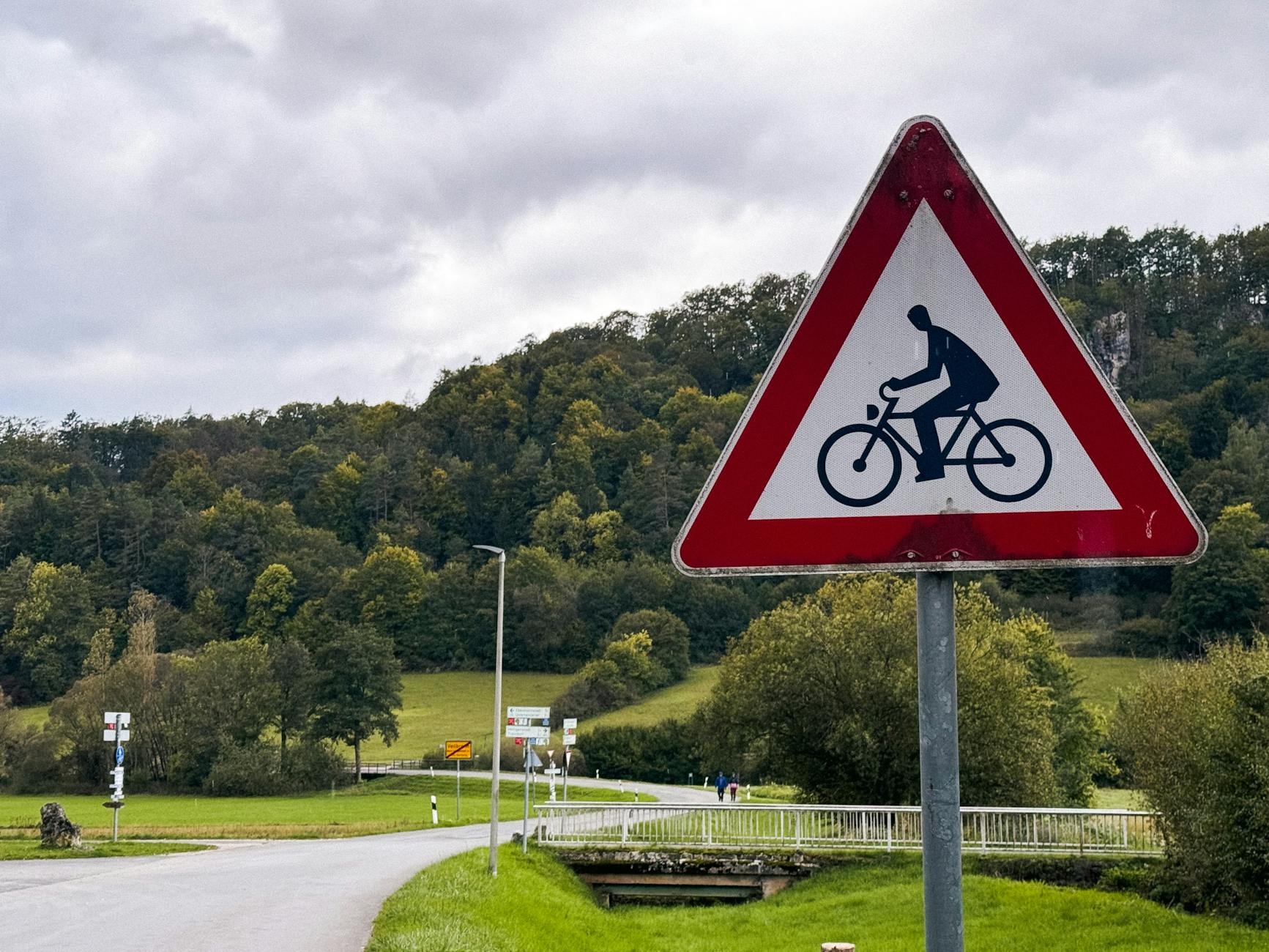 Verkehrszeichen Haifischzähne Illustration zu Verkehrszeichen Haifischzähne